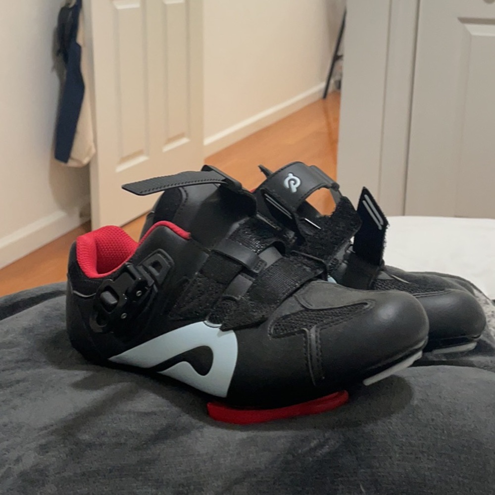 Peloton Cycling shoes sz40